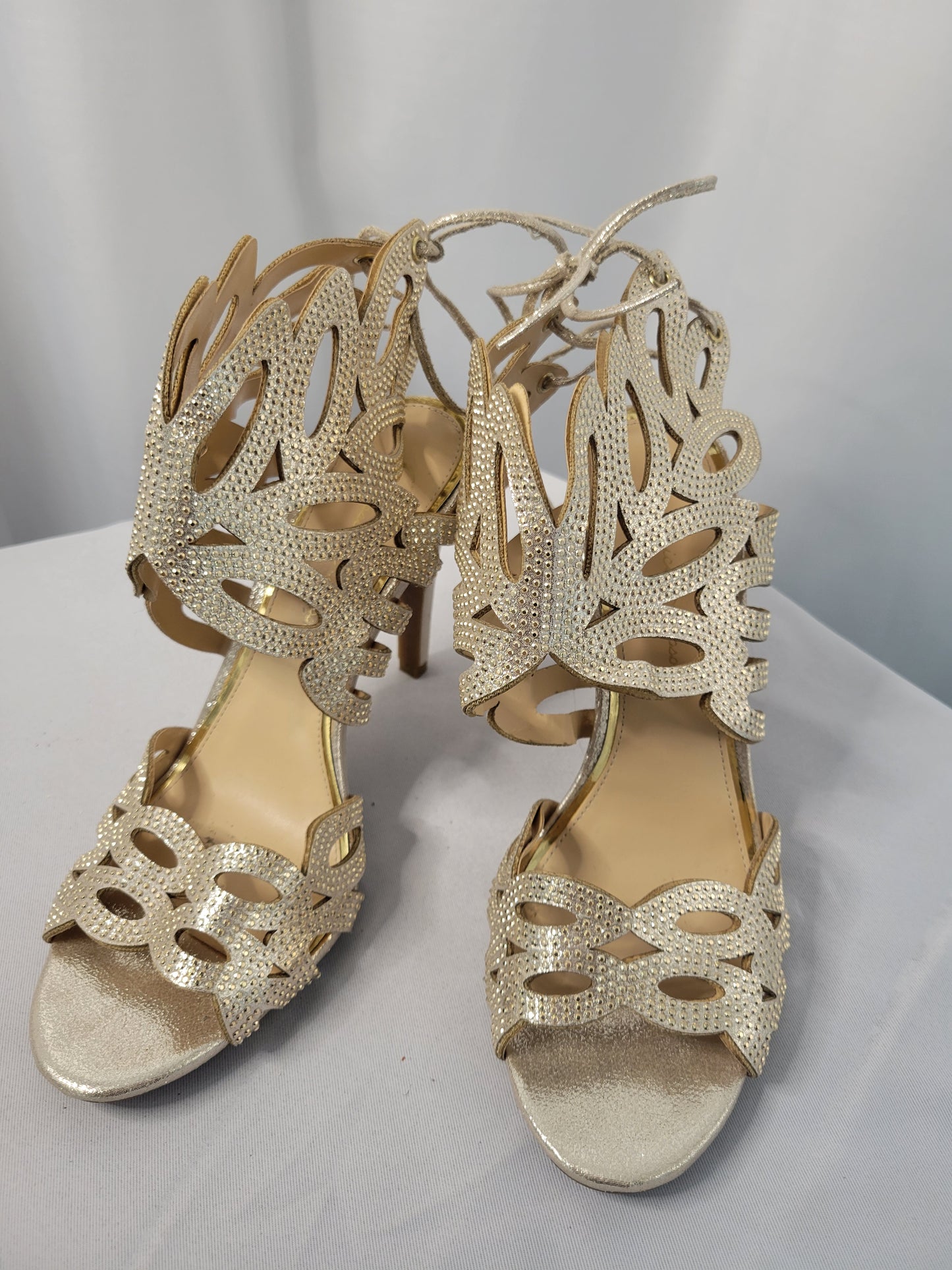 Jessica Simpson Metallic Gold Winged-Backed Sandals - Gently worn- Size 8
