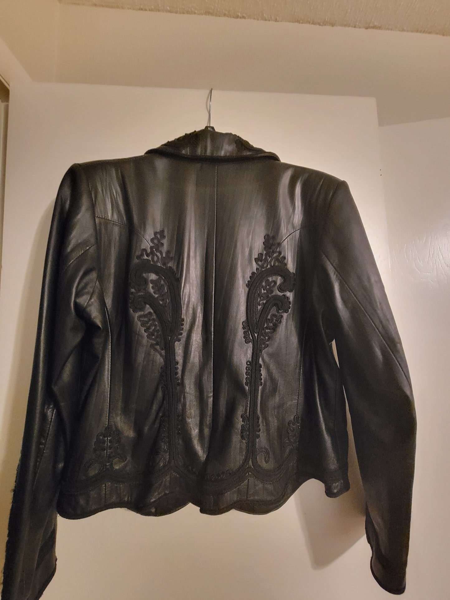 Peter Nygard | The Luxe Command Jacket – Embroidered Leather Statement - Size XL