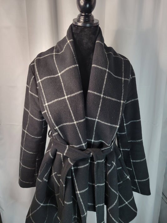 Chic Black & White Plaid Wrap Coat – Timeless Elegance Meets Modern Style