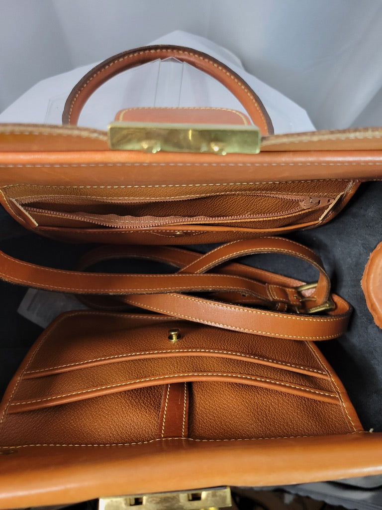 Vintage Dooney & Bourke All-Weather Leather Doctor Satchel – Black & Tan