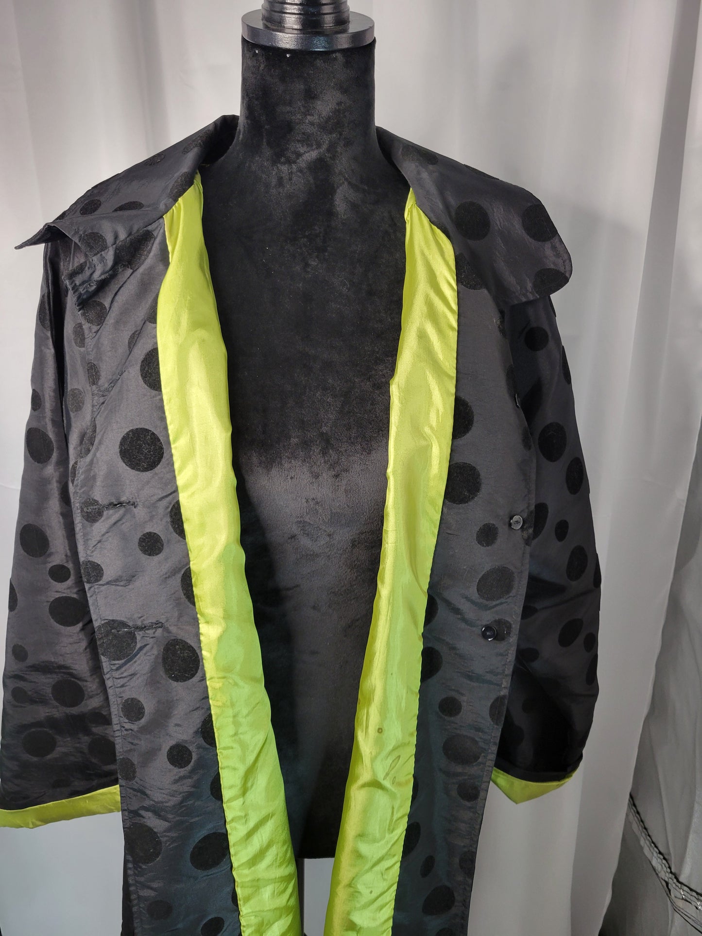 UBU Black Polka Dot Swing Jacket with Lime Green Lining – Size Large